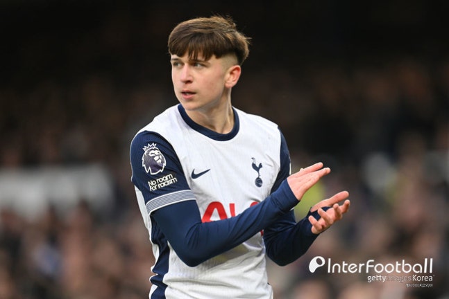 한때 SON 대체자 17살 유망주, 결국 920억 토트넘 방출...UCL급 영입 위해 현금화