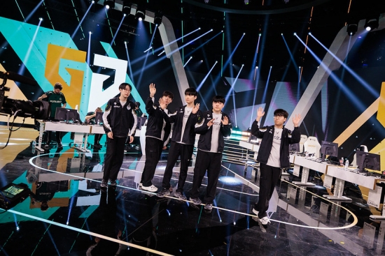 8억 3천만 원의 주인공은 젠지 풀세트 접전 끝 AL 꺾고 EWC 우승