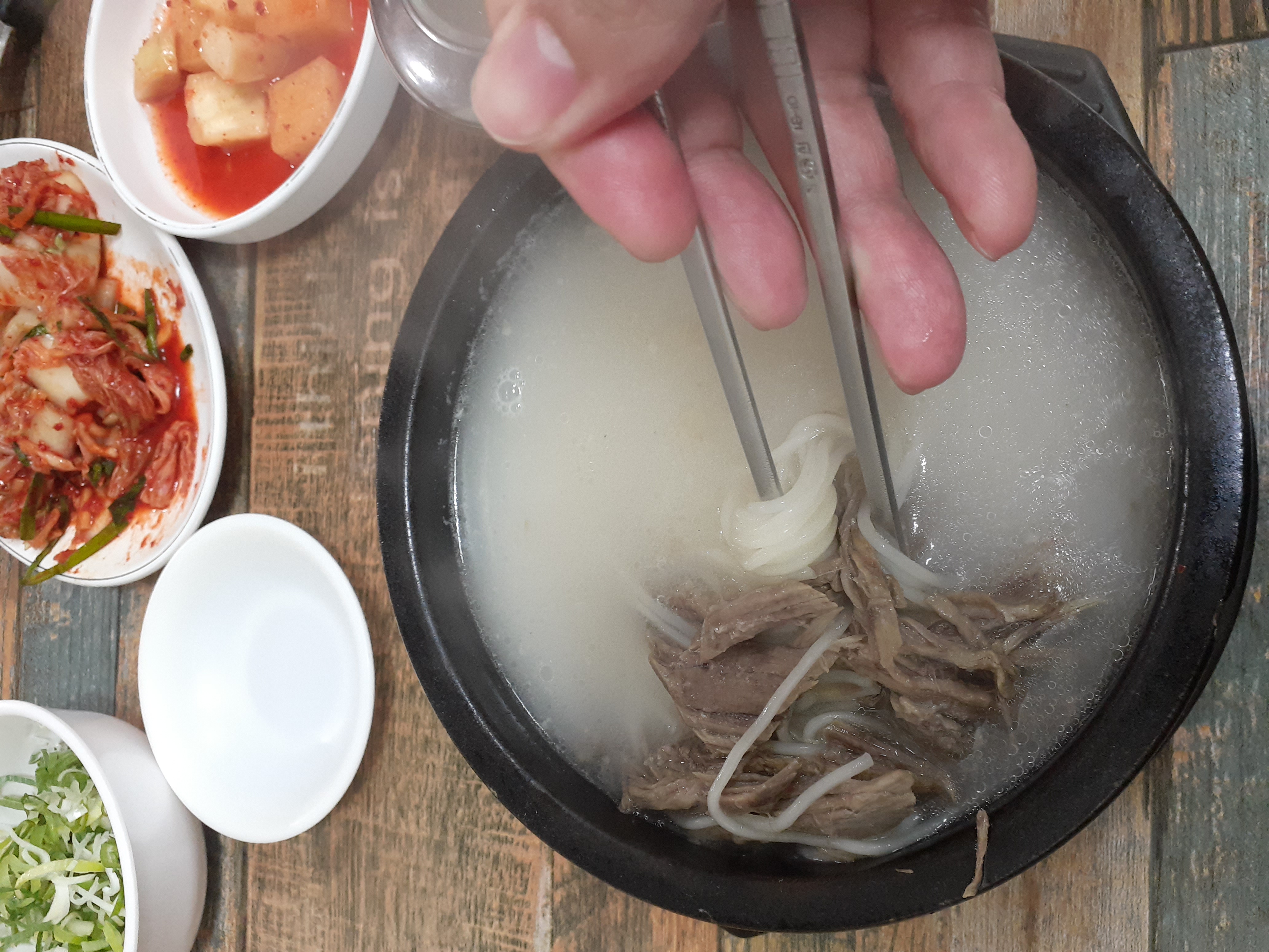 저녁은 수원서 유명한 설렁탕