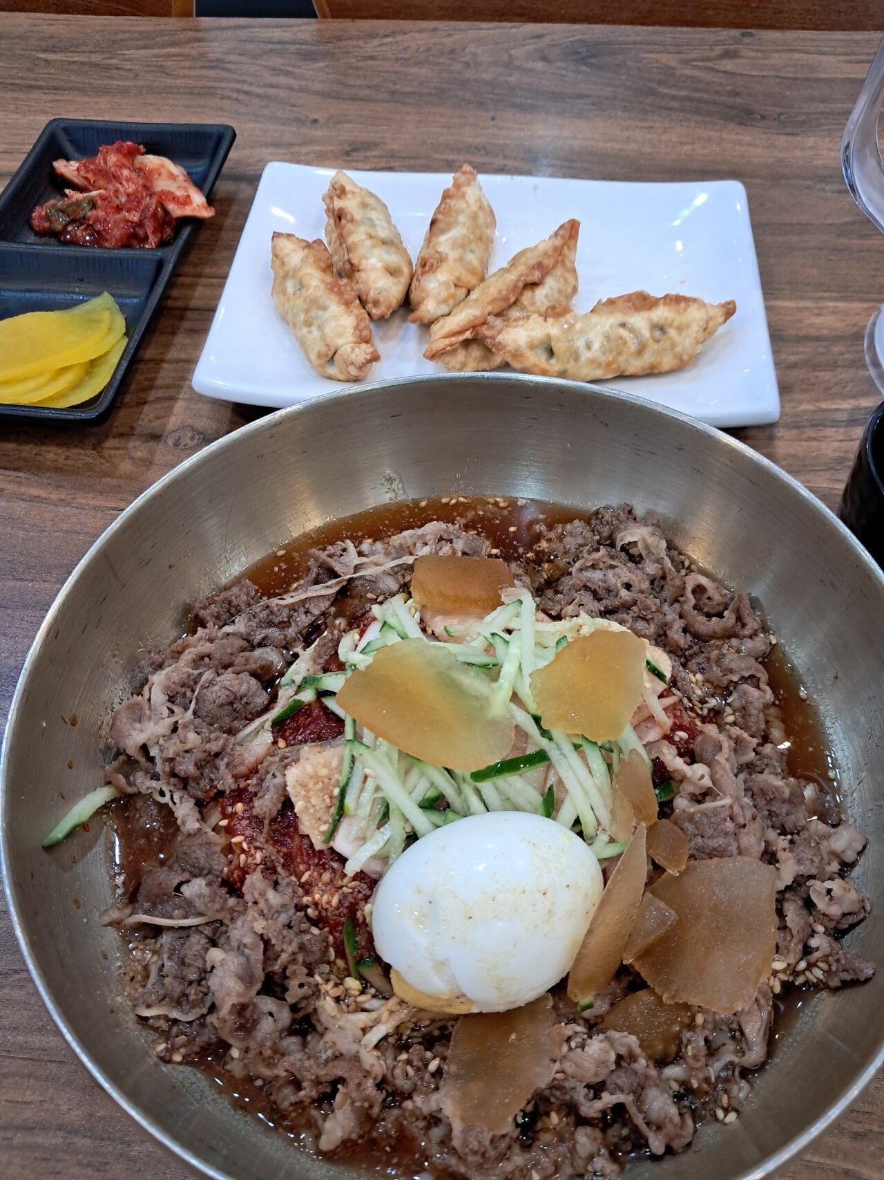 차돌밀면 군만두