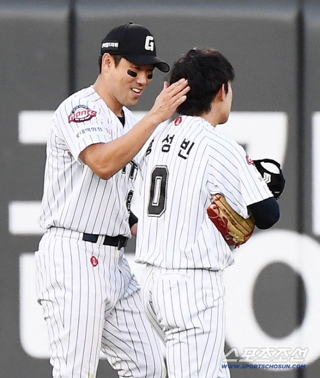 역시 클러치엔 캡틴! 39세 나이도 못막는 열정 1G 빼고 다 뛰었는데 ''내겐 부담 아닌 기회''