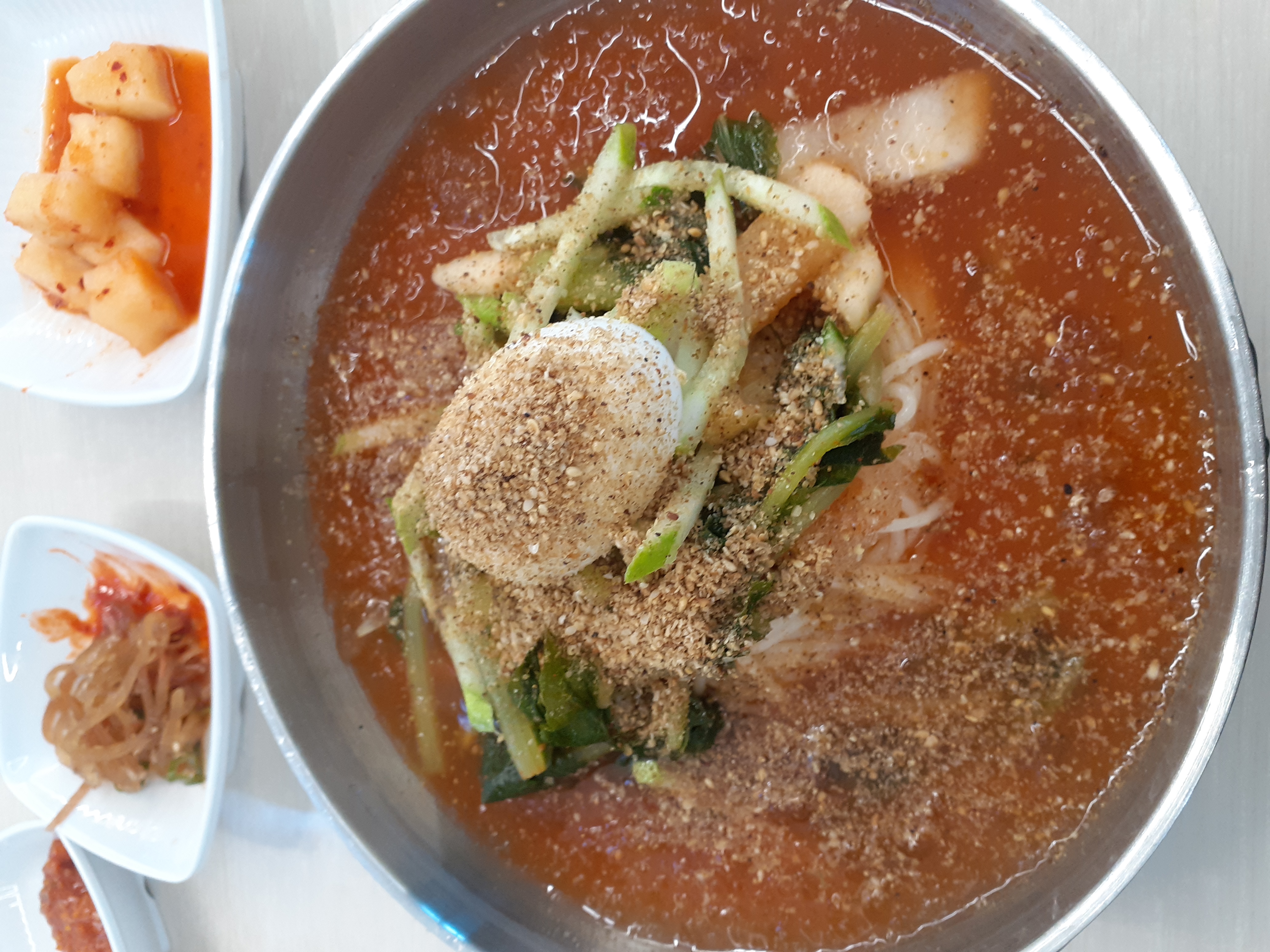 시원하게 열무국수 먹어라