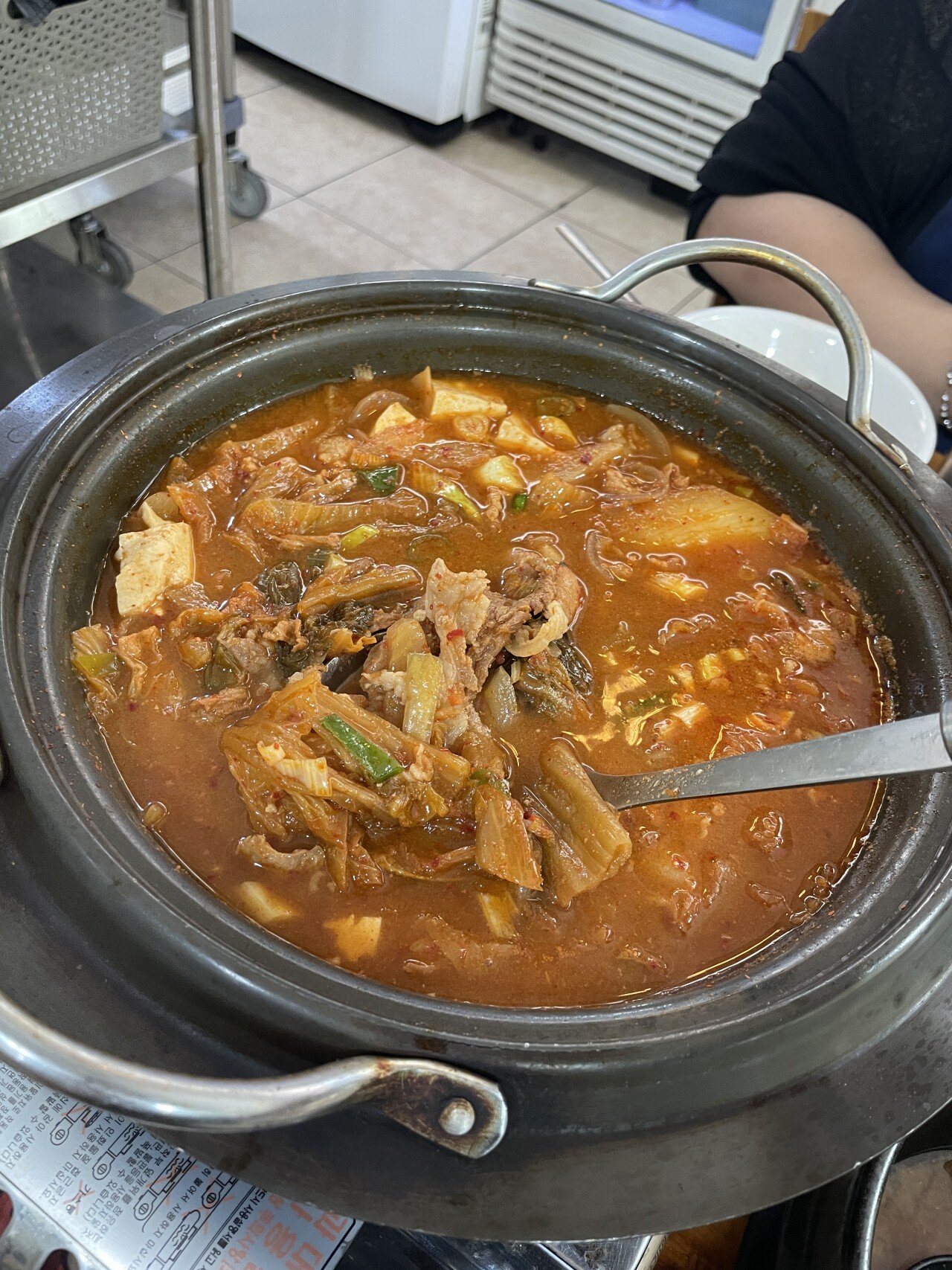 상다리 뿌라지는 백반집