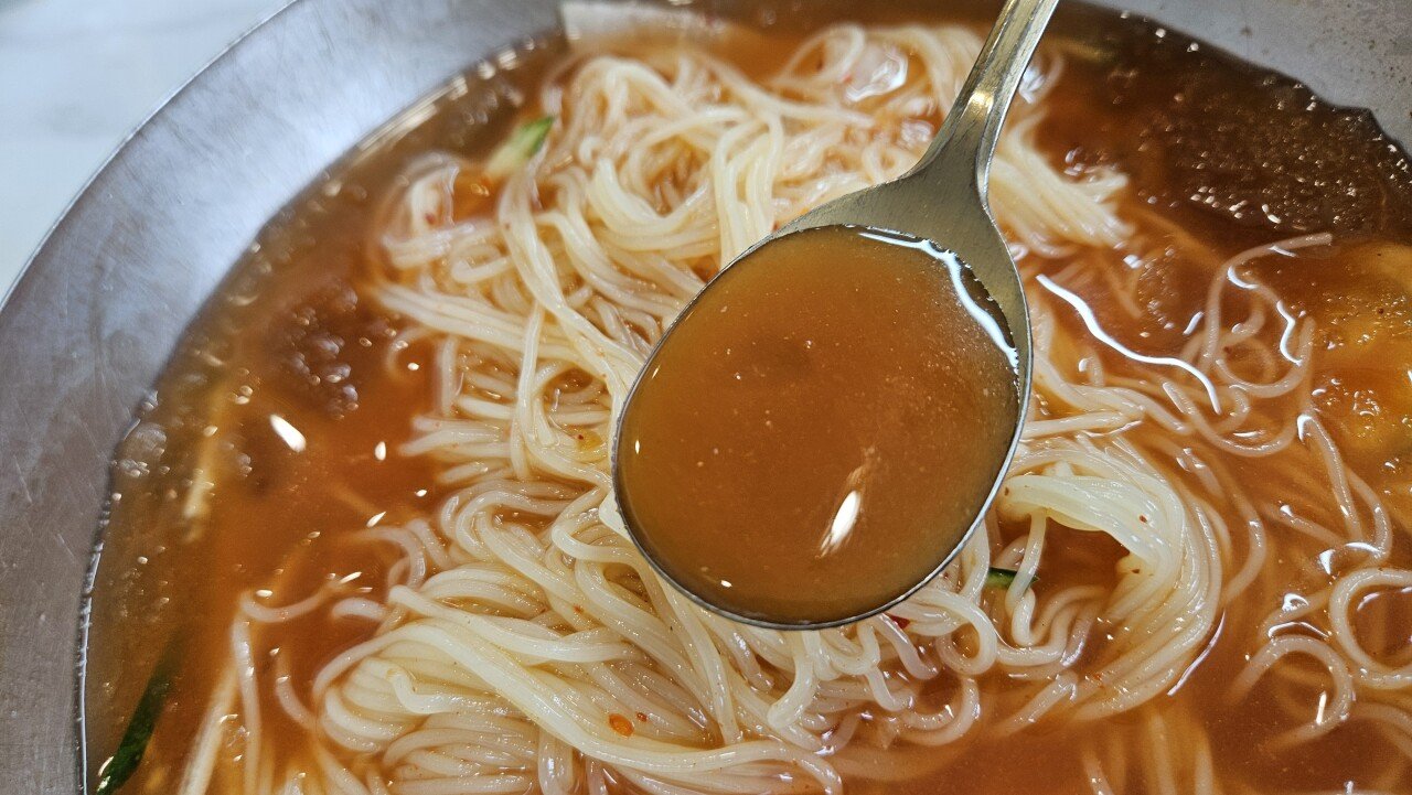 부산 출장 복귀 전 만두 맛집에서 밀면과 왕만두