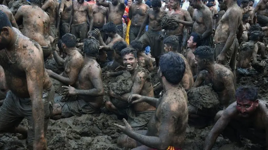어질어질한 인도 지방 축제..jpg