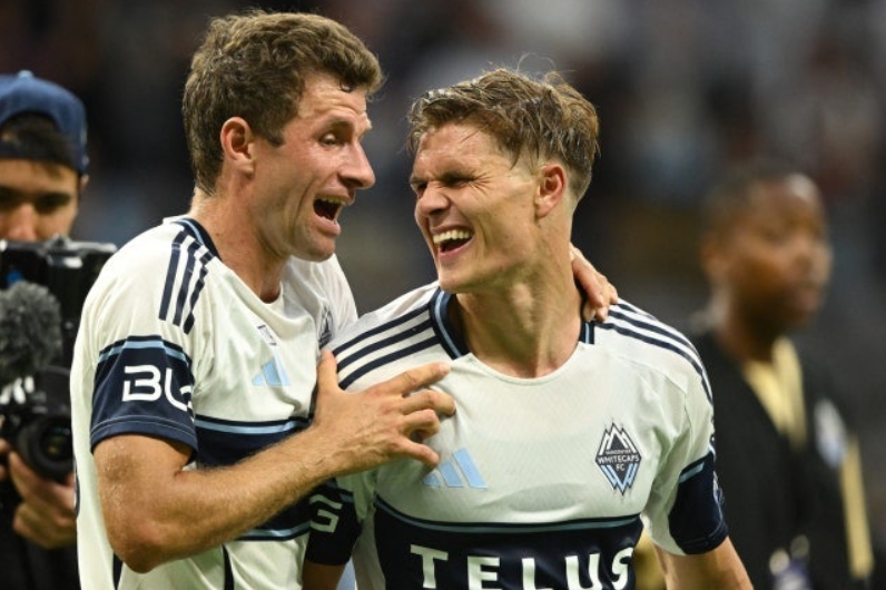 흥민아 형도 MLS 데뷔했다 독일 레전드 뮐러 밴쿠버 데뷔전 30여분 활약 공격포인트 없어