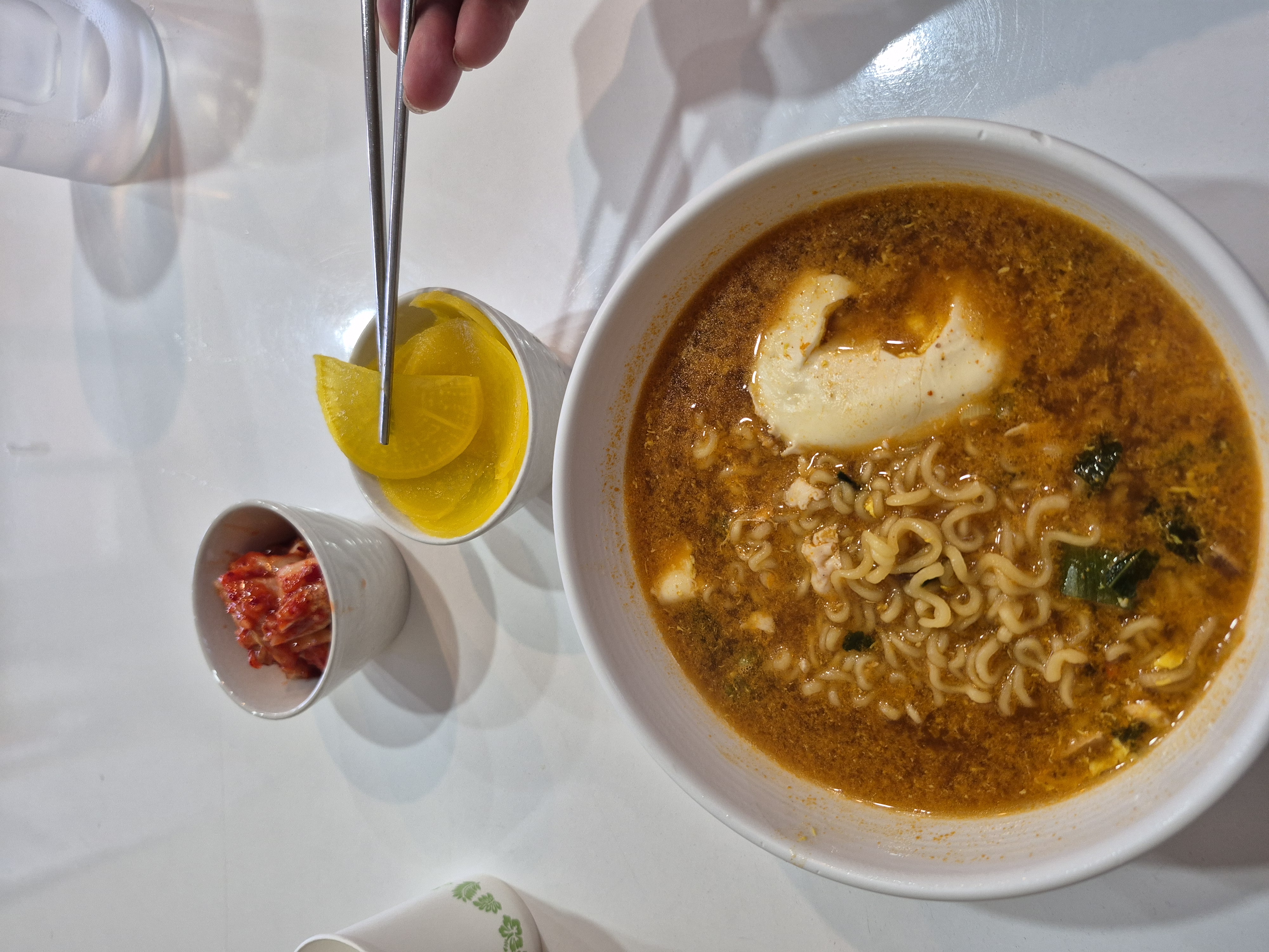 라면은 너무 맛있어