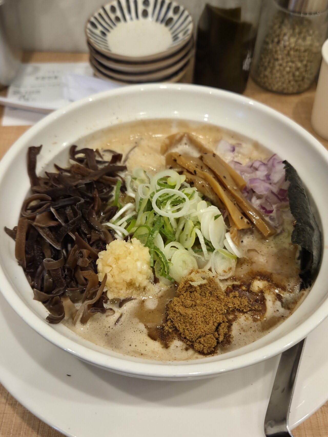 교카이 돈코츠 라멘 먹었어요