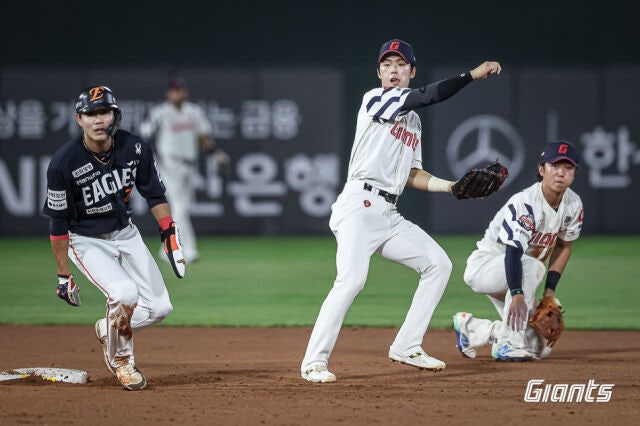 롯데 실책 퍼레이드 프로 경기력 의심