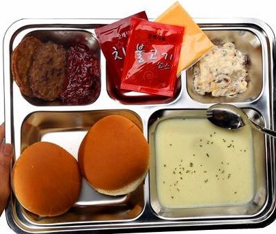 군대 전역날 아침으로 하나만 먹어야 한다면..