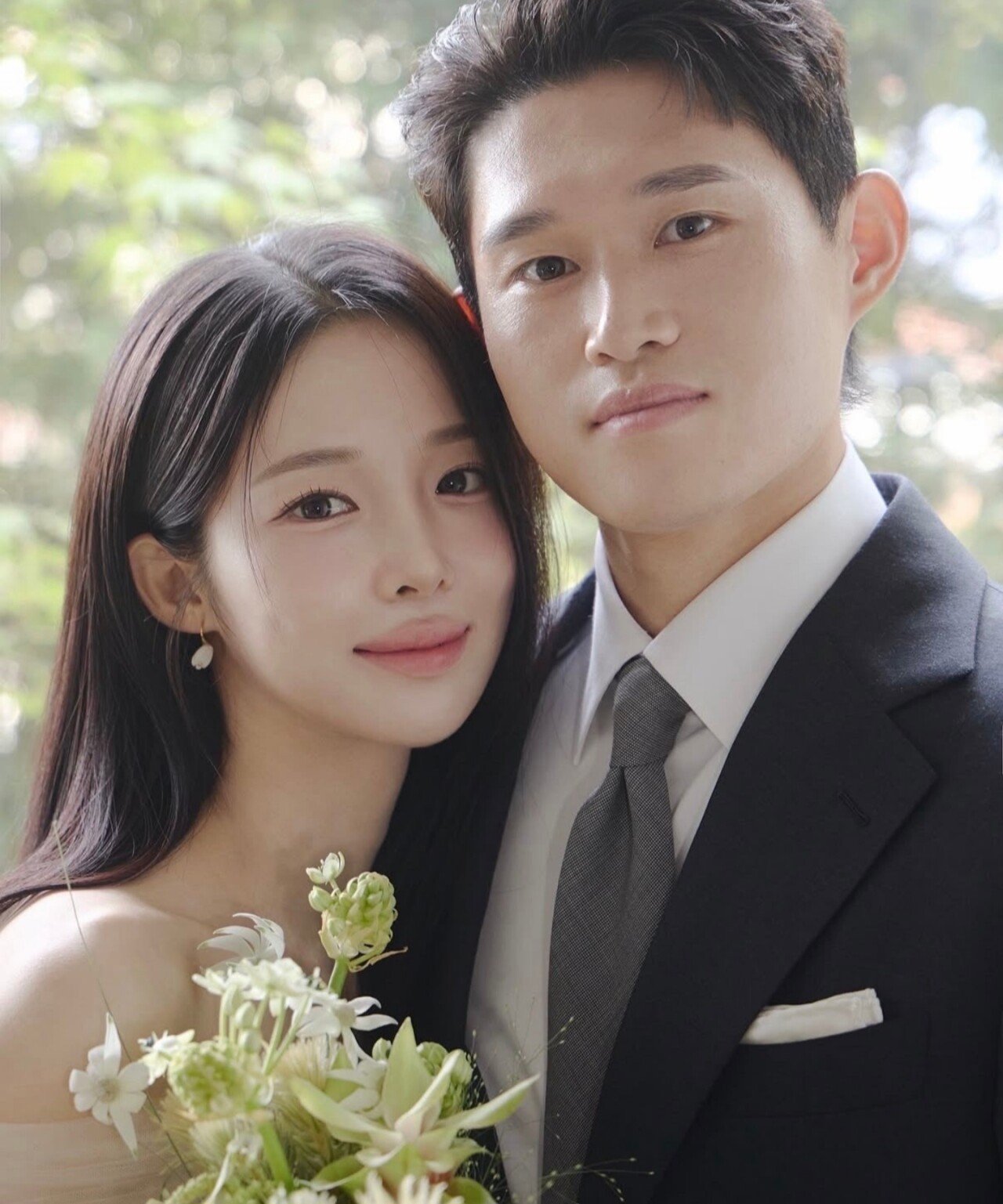 다음 달에 결혼식 올린다는 축구선수의 웨딩촬영