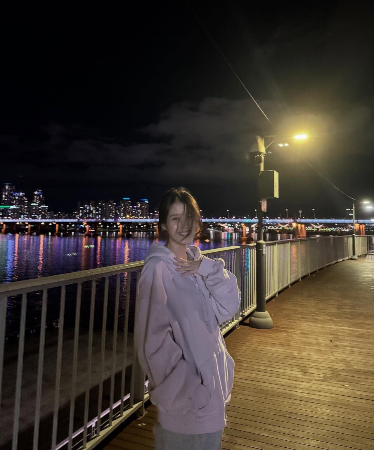 시즌그리팅 준비하는 아이유 인스타