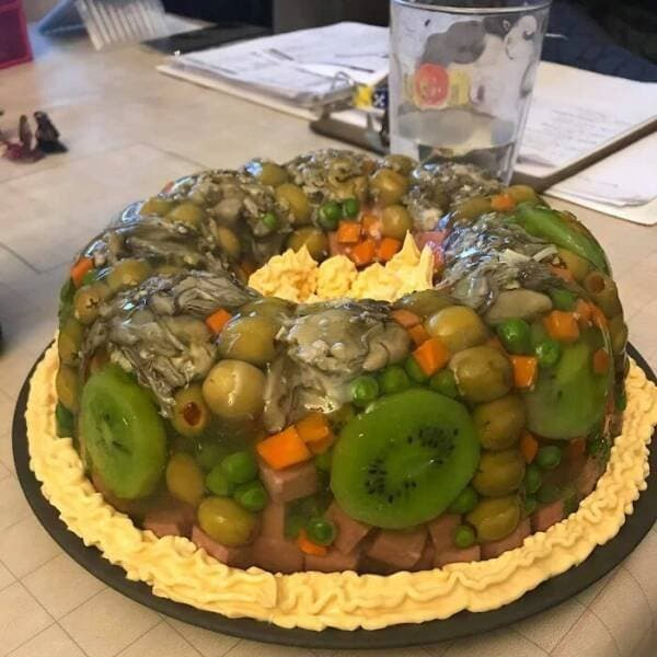 어머님... 힘들게 준비한 요리입니다....
