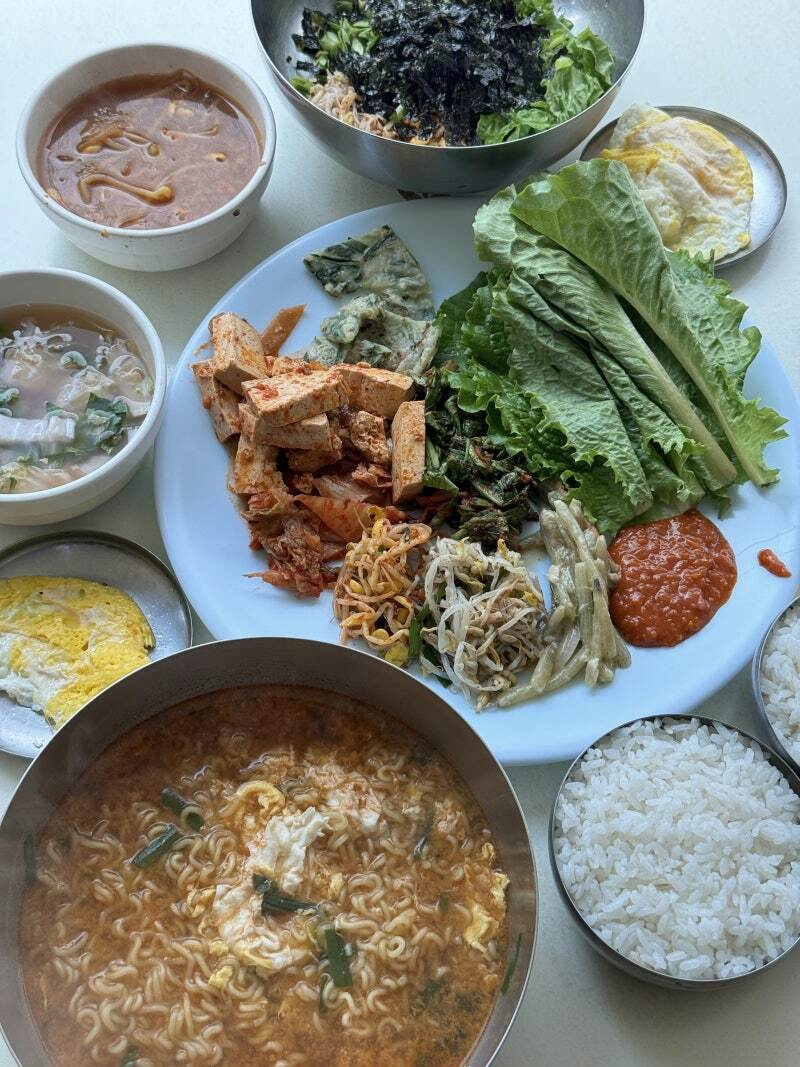 현재 논란이라는 백반집