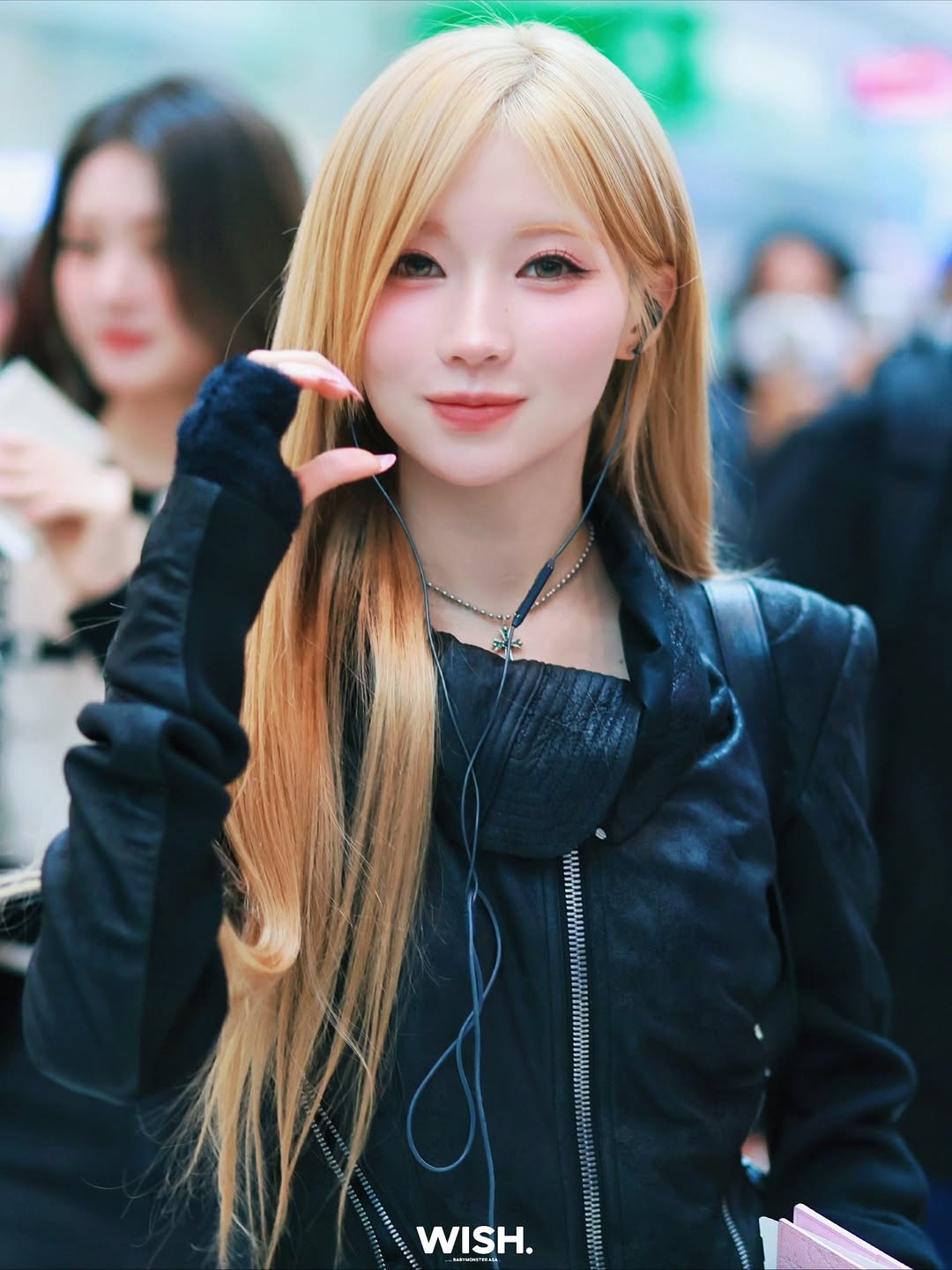 베이비몬스터 아사 금발