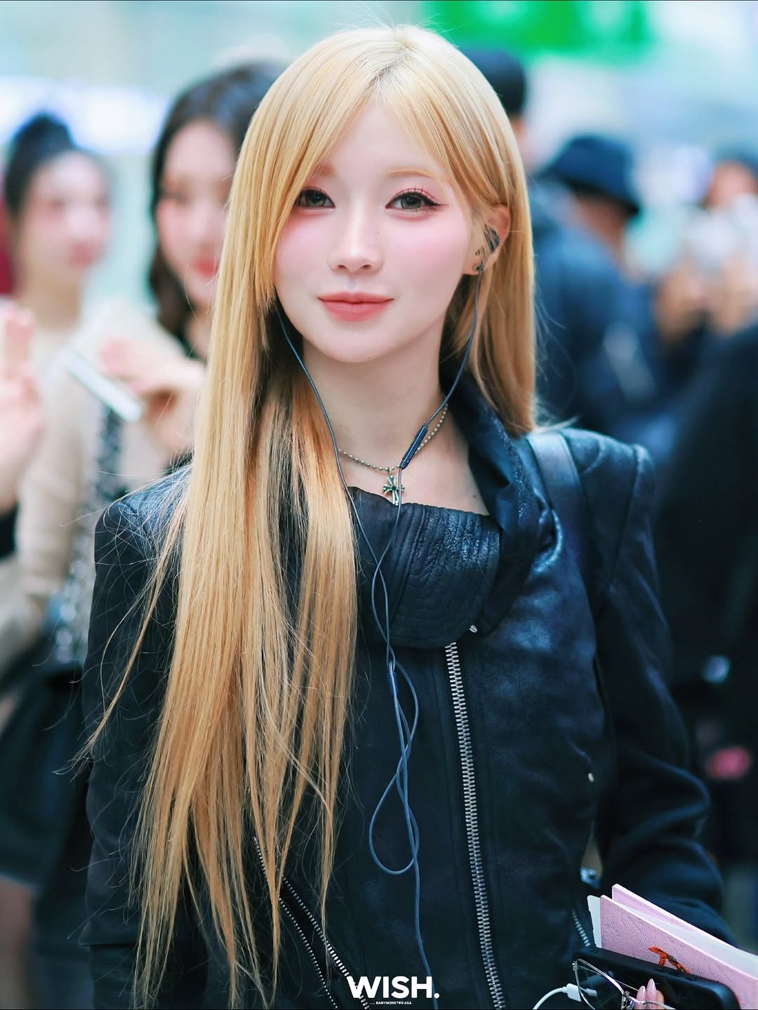 베이비몬스터 아사 금발