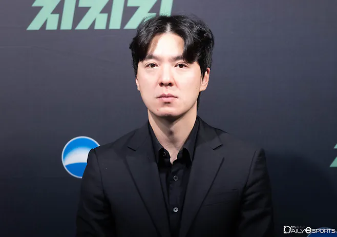 안경 탈출한 T1 김정균 감독 최근 모습들