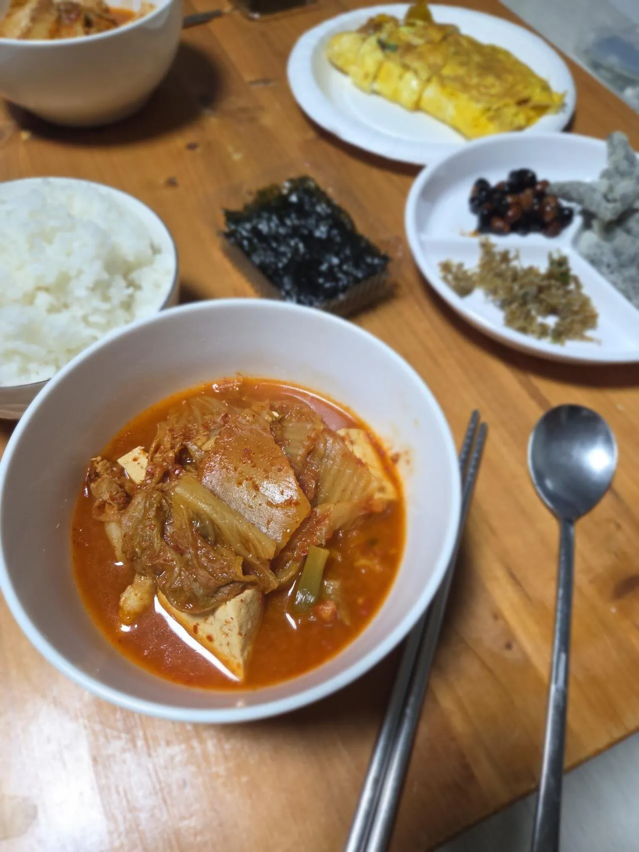 돼지고기 김치찌개 ㅡ 계란말이 조합