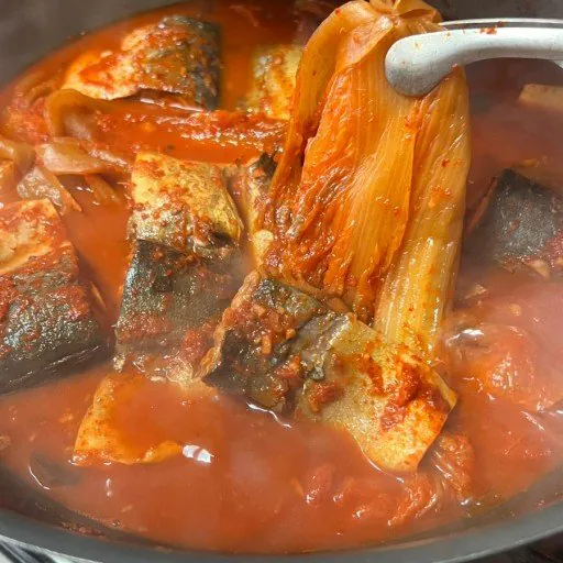 다음중 단 하나의 음식으로 밥 3공기를 먹어야 한다면