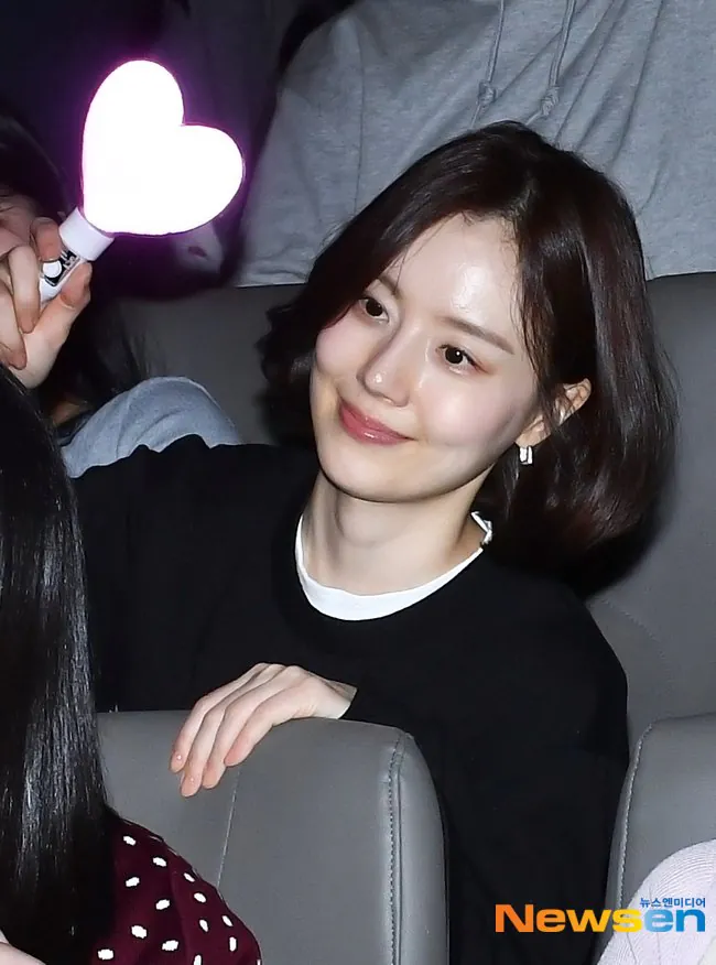 문채원