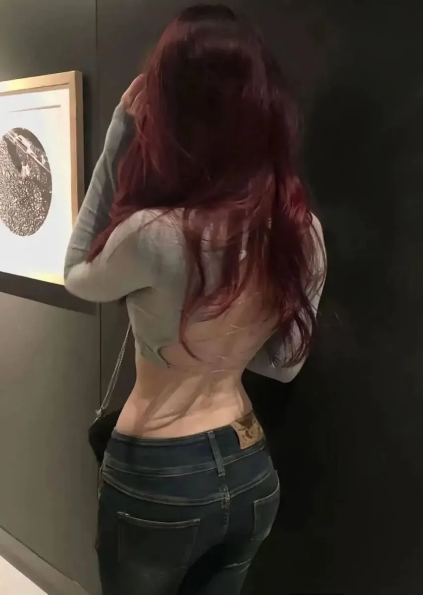 유나 허리 ㄷㄷ
