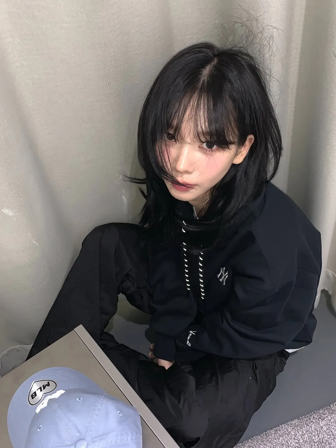 모자 광고 중인 카리나