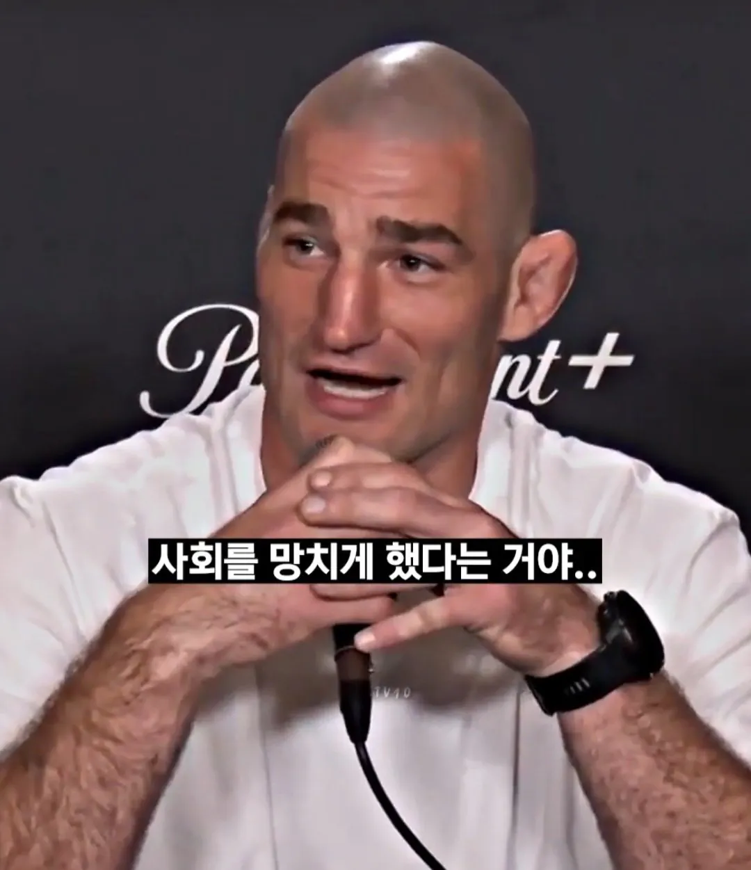오늘자 UFC 남성부 챔피언의 여성부 비하발언 ㄷㄷ