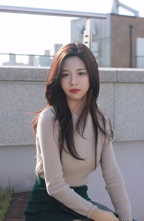 서울여대 현대미술과 15학번 고윤정