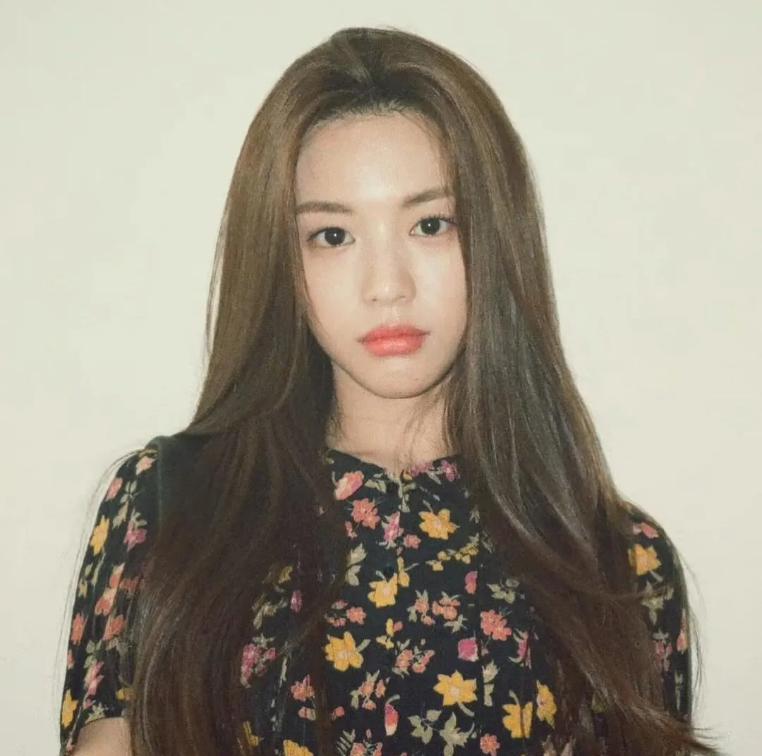 서울여대 현대미술과 15학번 고윤정