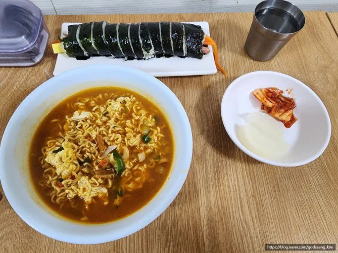 다음중 pc방에서 먹었을때 가장 맛있는 음식은