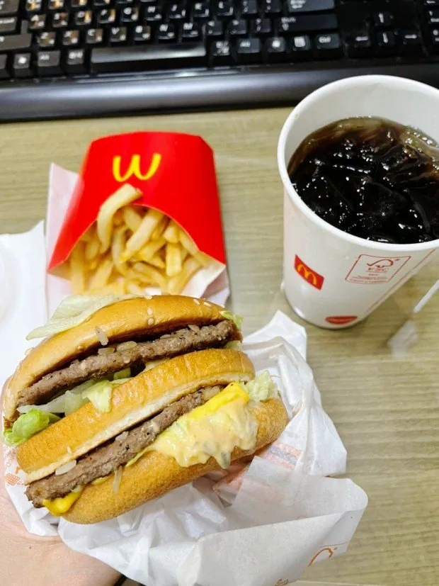 다음중 pc방에서 먹었을때 가장 맛있는 음식은